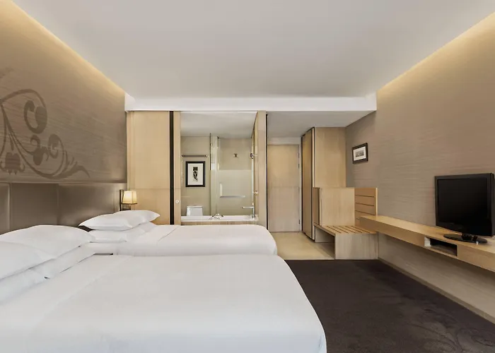 Paradox Sukhumvit Hotel 4*