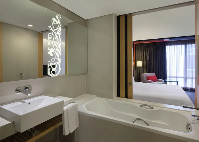 Hotel Paradox Sukhumvit 4*