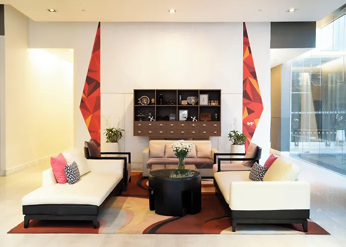 Hotel Paradox Sukhumvit 4*